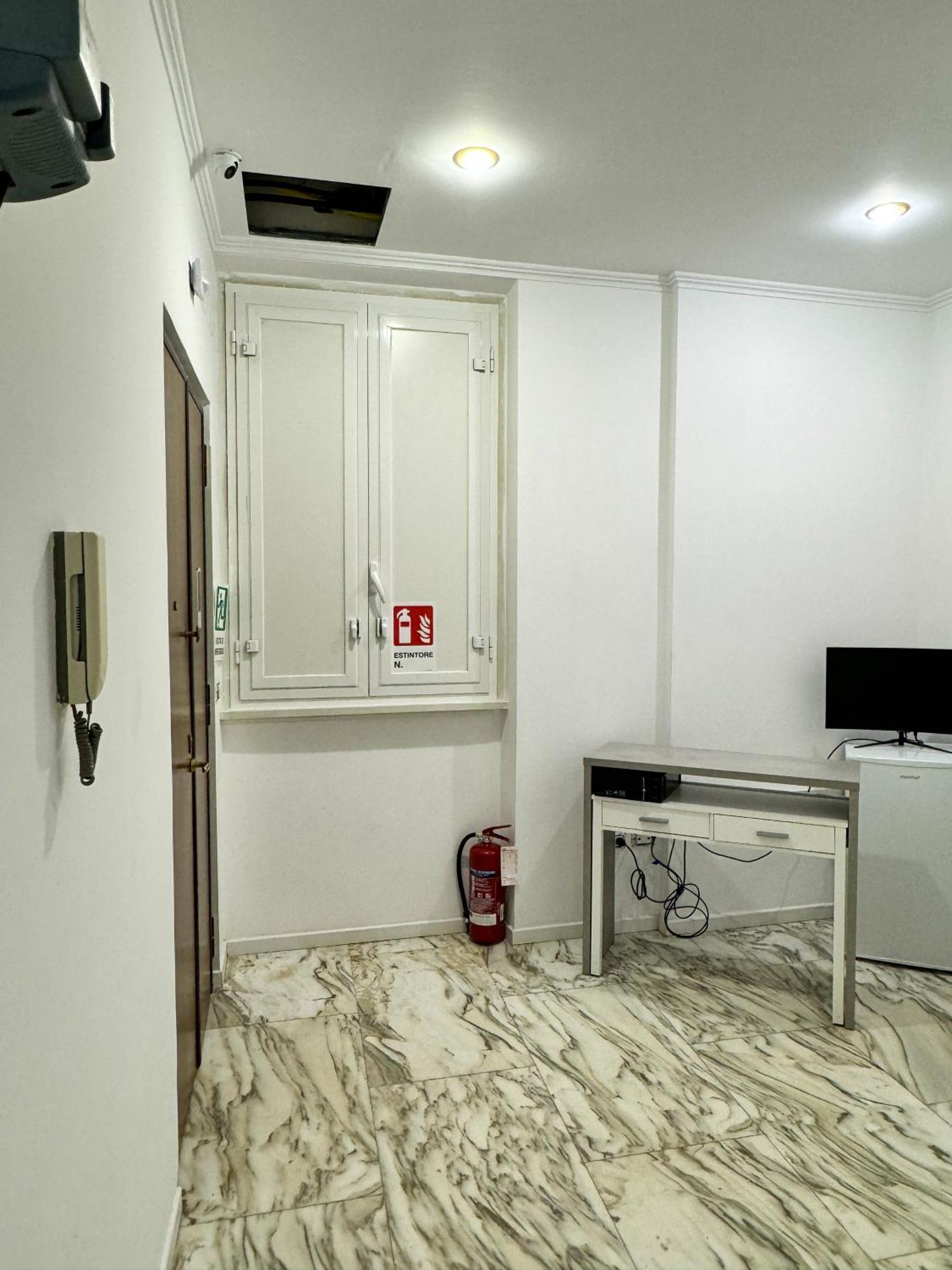 Barone House Hotel โรม ภายนอก รูปภาพ