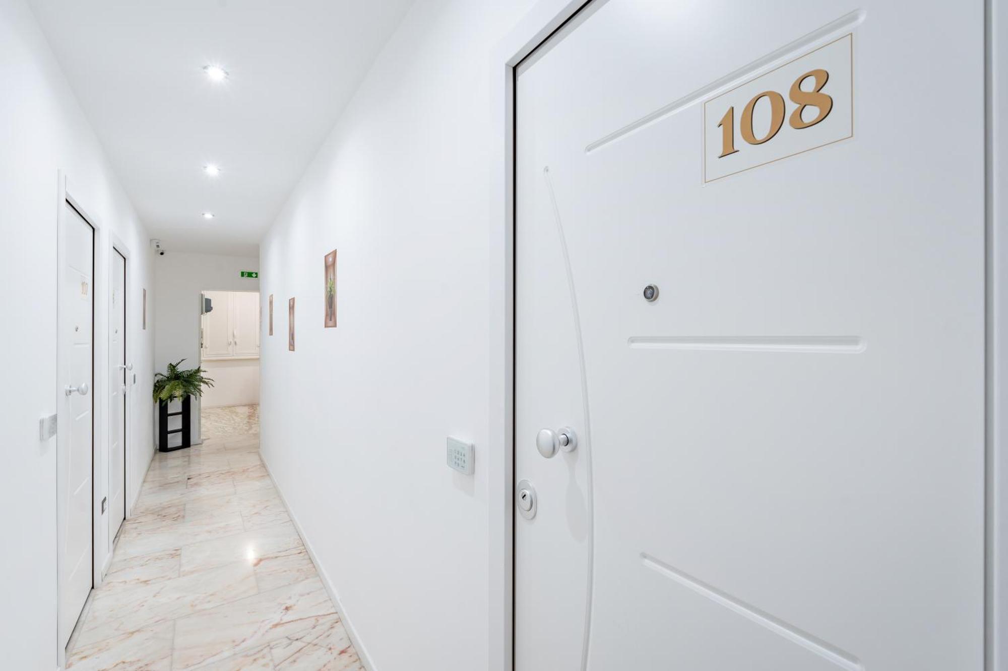 Barone House Hotel โรม ภายนอก รูปภาพ